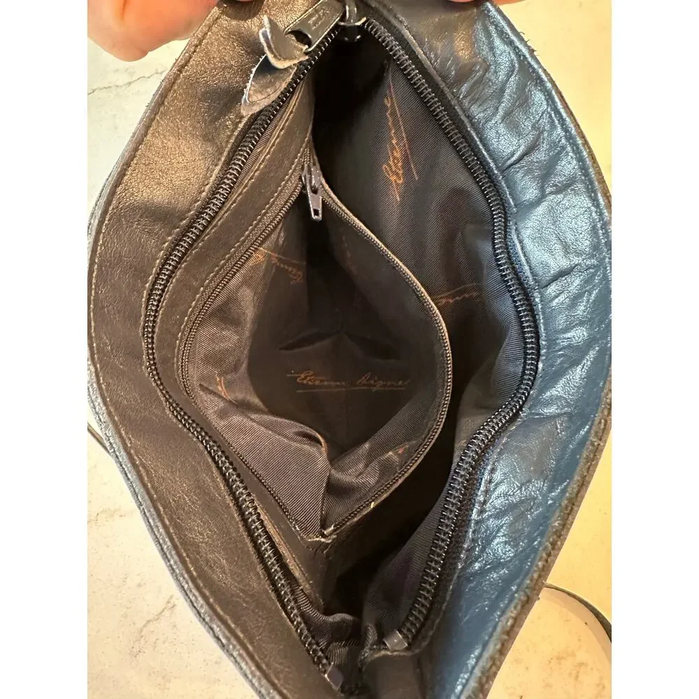 Vintage Etienne Aigner Navy Leather Mini Shoulder Bag 90’s Y2K Minimalist Purse